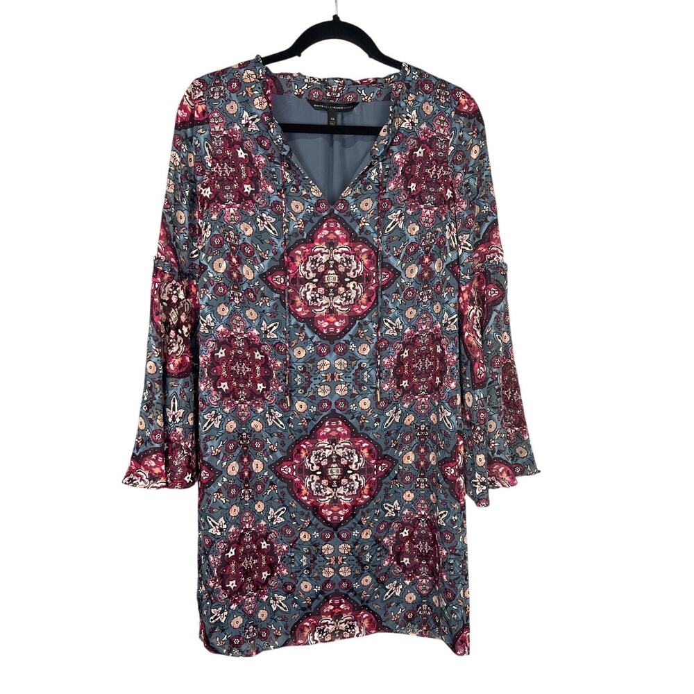 White House Black Market Medallion Long Bell Sleeve Shift Dress Size XS